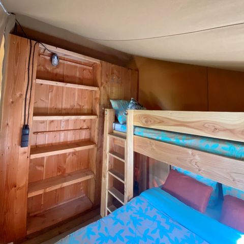Tente en toile et en bois 5 personnes - Lodge sans sanitaires