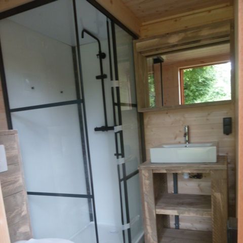 Stellplatz - Premium-Stellplatz mit eigener Sanitäranlage