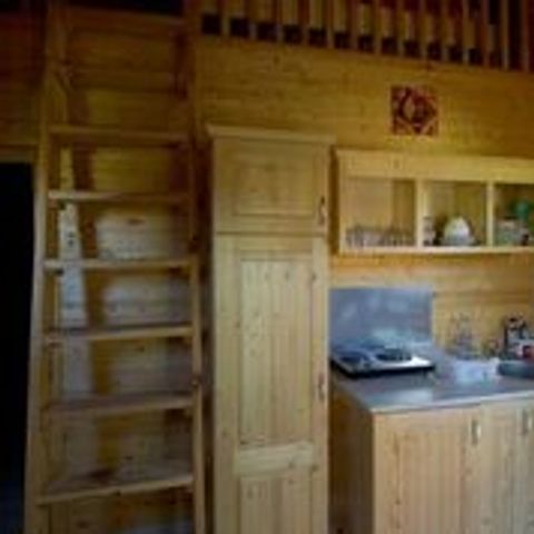UNUSUAL ACCOMMODATION 5 people - TIPI