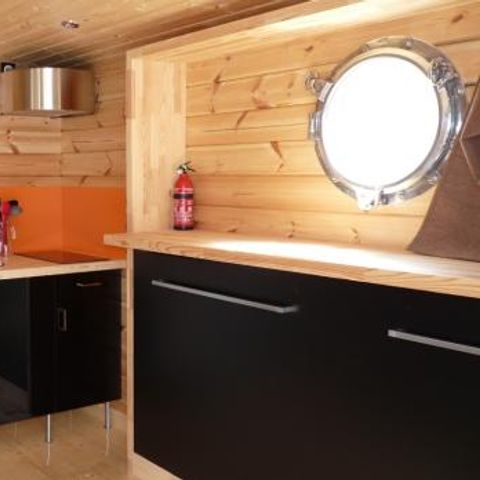 Inusual 5 personas - Embarcación auxiliar con cabina e instalaciones sanitarias