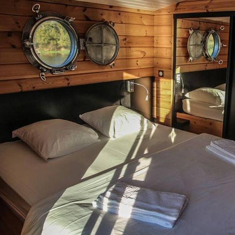 Inusual 5 personas - Cabina auxiliar fondeada con instalaciones sanitarias