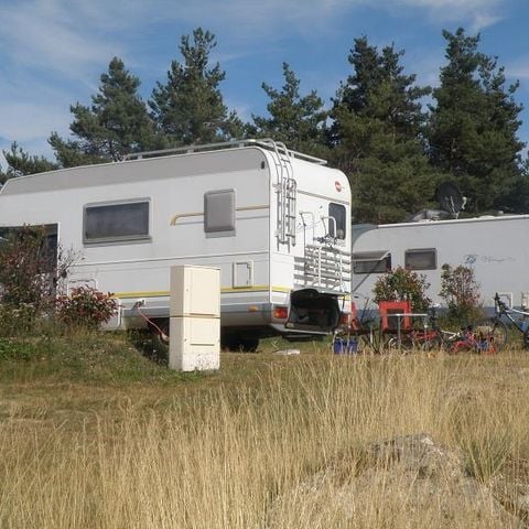 PLOT - Comfort pitch, 1 installation, 1 vehicle, 1 connection, 1 person