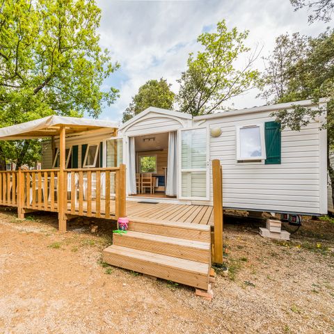 Stacaravan 6 personen - Classic XL | 3 slaapkamers | 6 pers. | Verhoogd terras | Airconditioning.