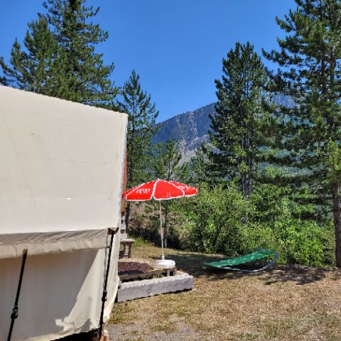 Tent 4 persons - Standard Junior 17m² - Without sanitary facilities - 2 bedrooms - Terrace