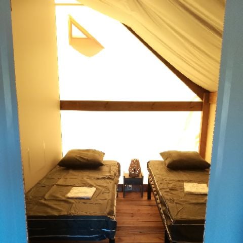 TENT 4 people - Standard junior tent 21m² (without sanitary facilities) 2 bedrooms + terrace