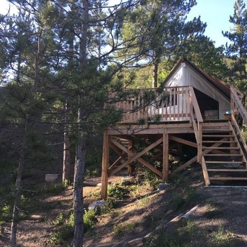 TENTE 5 personnes - Tente Junior sur pilotis 21m² (sans sanitaire)  2 chambres + terrasse