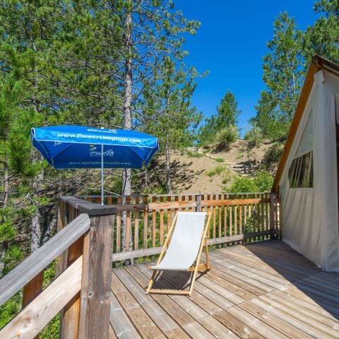 TENTE 5 personnes - Tente Junior sur pilotis 21m² (sans sanitaire)  2 chambres + terrasse