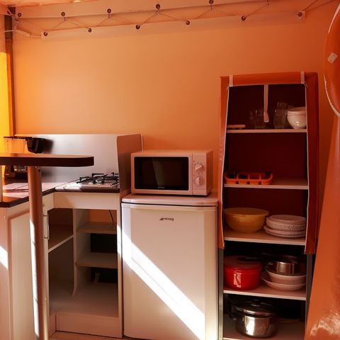 Glamping tent 4 persons - (WITHOUT SANITARY FACILITIES)