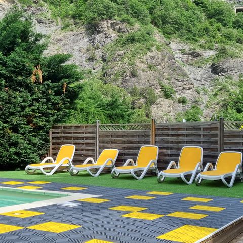 Kampeerplaats - inclusief 2 personen + 1 auto + 1 tent/caravan/camping want elektriciteit is extra