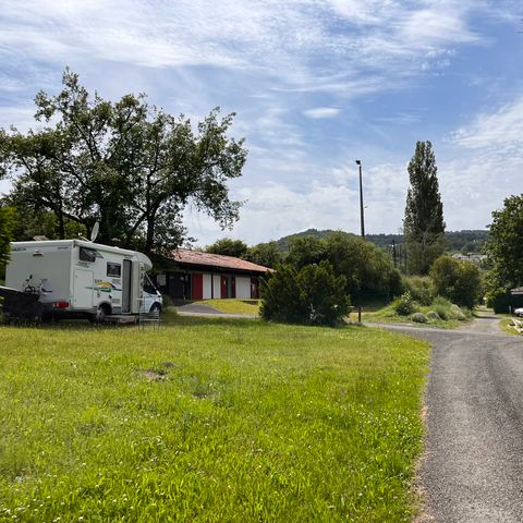 Stellplatz - Stellplatz + Fahrzeug