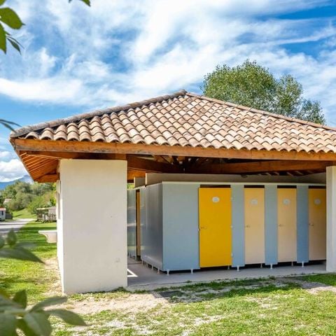 Kampeerplaats - Comfort standplaats pakket - uitzicht op het meer