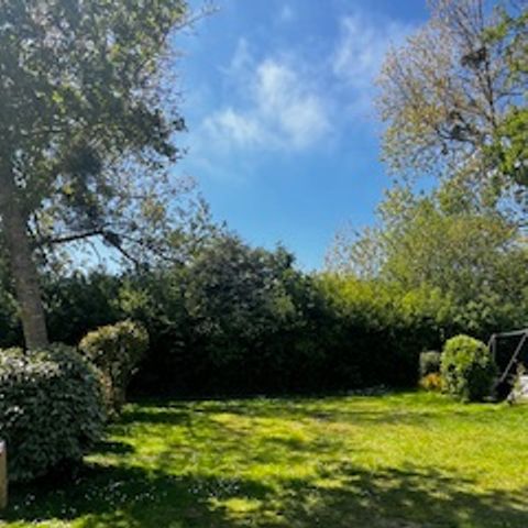 Pitch - Single pitch for 1 motorhome or 1 car + caravan without electricity.
