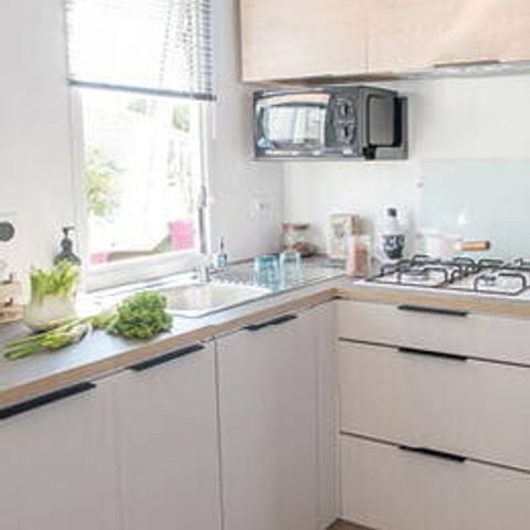 MOBILHOME 2 personnes - Mobil-home | Comfort | 1 Ch. | 2 Pers. | Terrasse surélevée non couverte | 1 SDB | TV