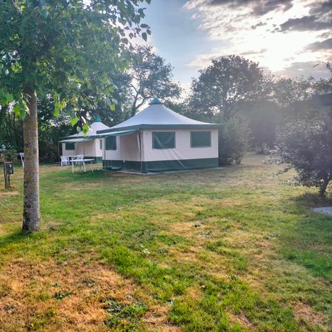 TENDA IN TELA E LEGNO 4 persone - Ciro - 2 camere da letto e angolo cottura completamente attrezzato