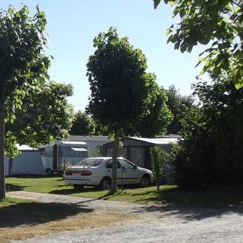 STAANPLAATS - Standplaats + voertuig