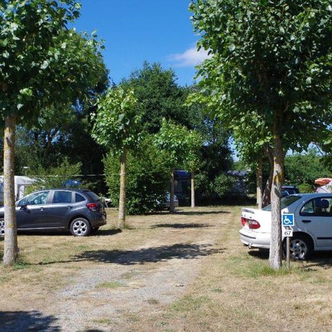 Kampeerplaats - Standplaats + voertuig