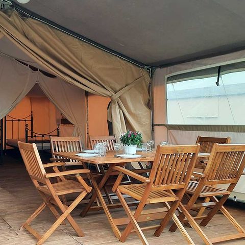 Tente en toile et en bois 4 personnes - LOUBRESSAC