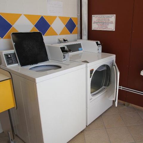 Kampeerplaats - Comfort pakket (1 tent, caravan of camper / 1 auto / 10A elektriciteit) 2/6 pers