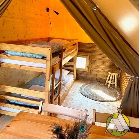 Tent 4 personen - Amazone - minder dan 7 nachten (gedeeld campingsanitair)