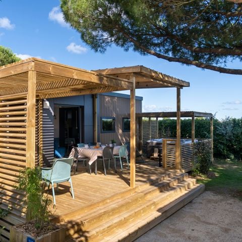 Stacaravan 6 personen - EXCLUSIEF 3 slaapkamer Jacuzzi met master suite
