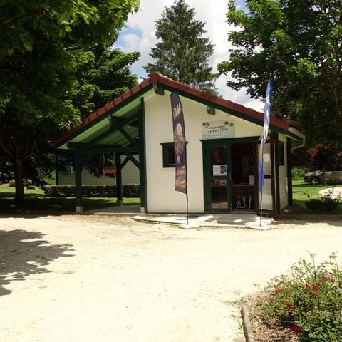 Village Chalets - Le Rû Du Pré - Camping Yonne - Image N°4