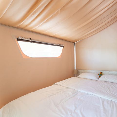 Canvas and wooden tent 4 persons - Nature Lodge tent - 2 bedrooms - Fitted kitchen - Bathroom