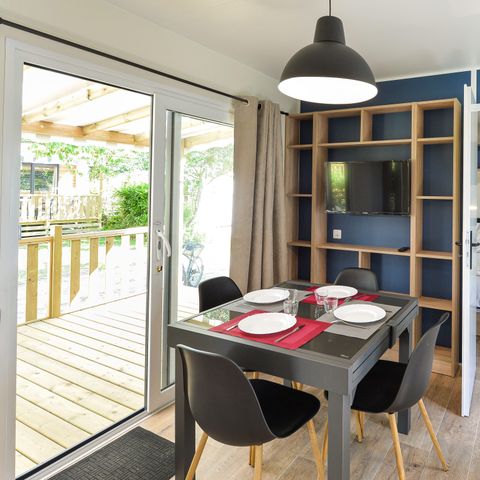 BUNGALOW 4 personnes - Mobil-home Camelot Premium 32m² (2 chambres) + grande terrasse couverte/ Zone piétonne 4 pers
