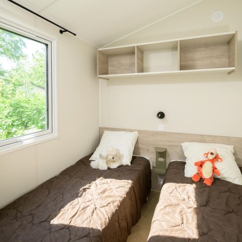 MOBILHOME 4 personnes - Mobil-home Yvain Confort 27m² (2 chambres) + terrasse couverte + TV / Zone piétonne 4 pers