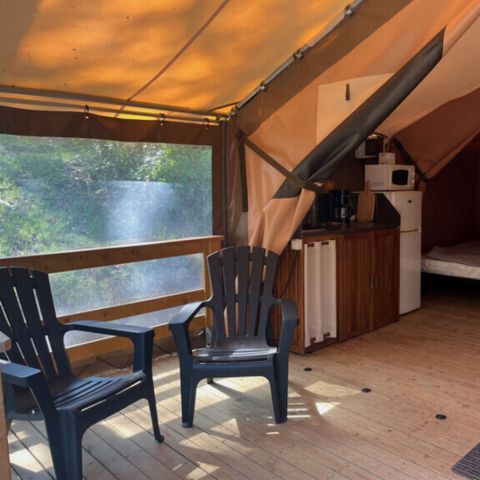 CANVAS AND WOOD TENT 5 people - Victoria Lodge (no sanitary facilities, water or heating)