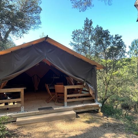 Tente en toile et en bois 5 personnes - Lodge Victoria - Sans sanitaires - Ni eau - Ni chauffage