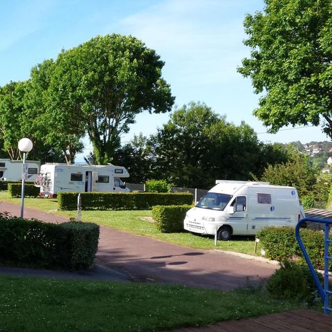 PLOT - Nature package (1 tent, caravan or camper / 1 car)