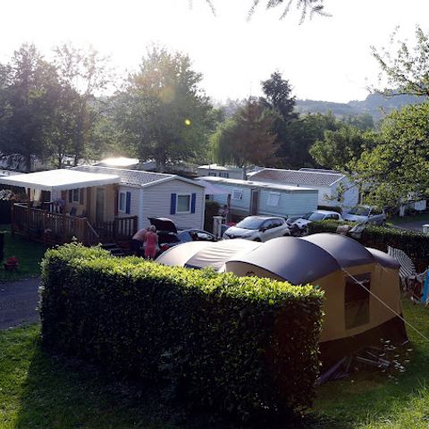 Stellplatz - Stellplatz Confort mit Strom 2/6 Pers.