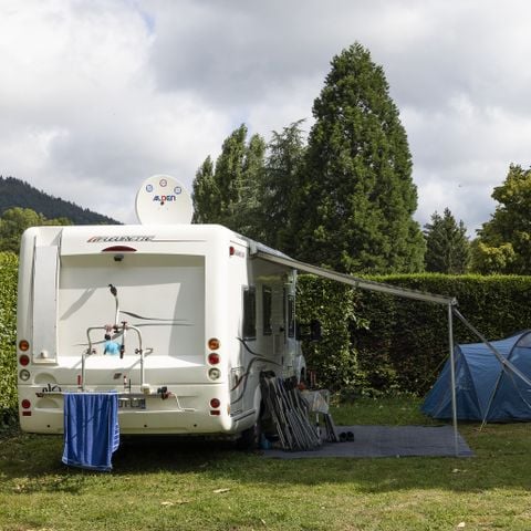 Stellplatz - Stellplatz mit privaten Sanitäranlagen auf dem Grundstück + Zugang zum Bio-Pool? - PREMIUM