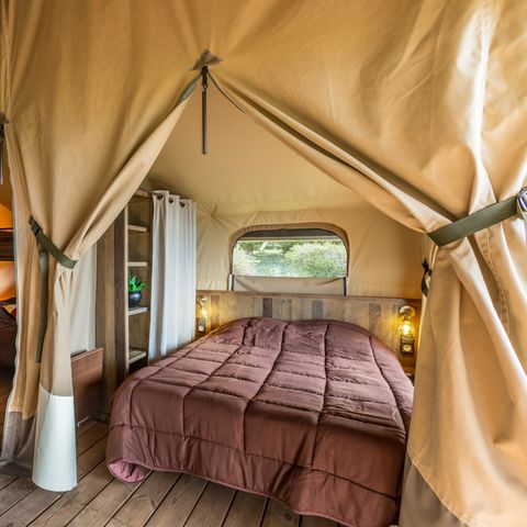 Tente en toile et en bois 4 personnes - Lodge Insolite Pinède 34 m² - 2 chambres + Terrasse couverte + Plancha - 4/5 pers