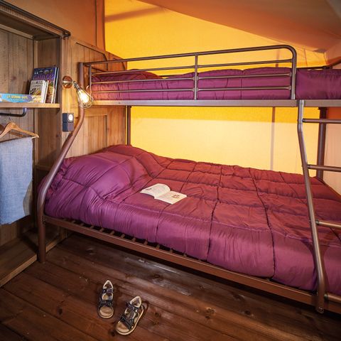 Tente en toile et en bois 4 personnes - Lodge Insolite Pinède 34 m² - 2 chambres + Terrasse couverte + Plancha - 4/5 pers