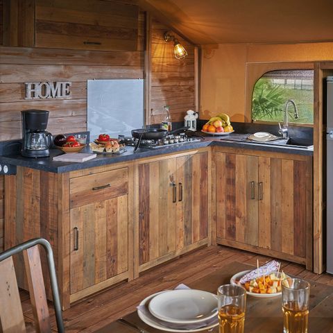 Tente en toile et en bois 4 personnes - Lodge Insolite Pinède 34 m² - 2 chambres + Terrasse couverte + Plancha - 4/5 pers