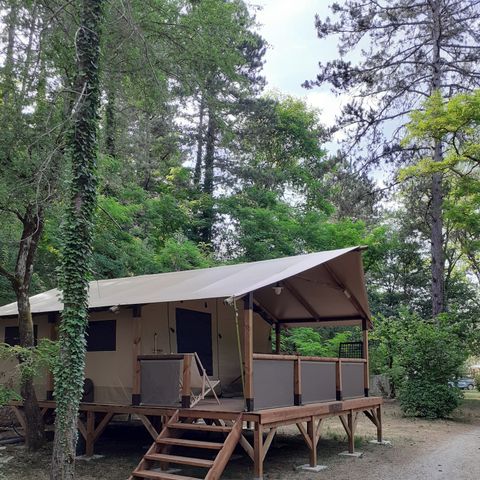 Tente en toile et en bois 5 personnes - Lodge Insolite Pinède 46m² - 2 chambres + Terrasse couverte + Plancha - 5/7 pers