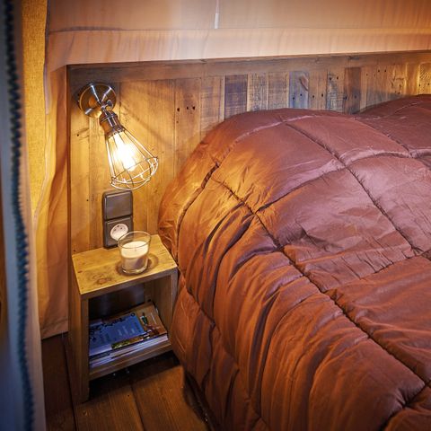Tente en toile et en bois 5 personnes - Lodge Insolite Pinède 46m² - 2 chambres + Terrasse couverte + Plancha - 5/7 pers