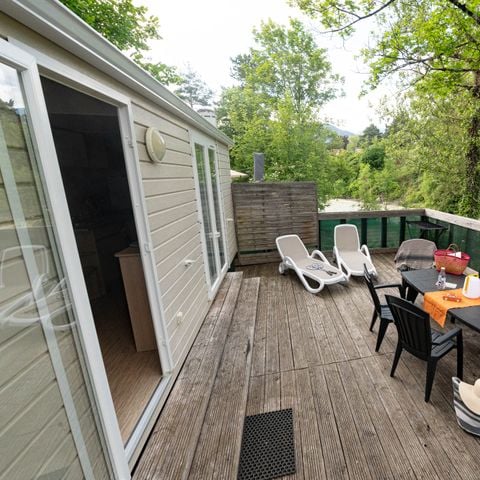 Stacaravan 4 personen - Stacaravan Premium Riviera 28m² bij de rivier- 2 kamers + Overdekt terras - 4 pers