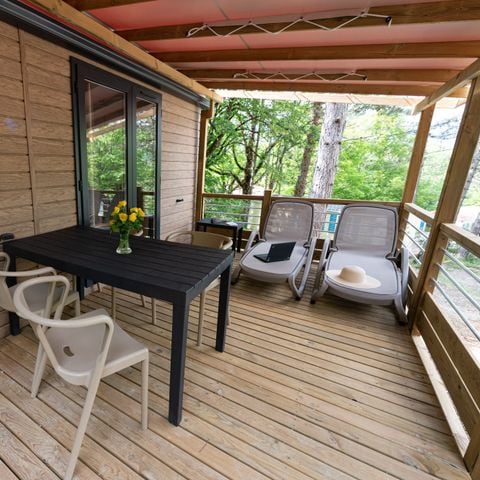 Mobilhome 4 personnes - Premium Trendy 28m² - 2 chambres + terrasse couverte + Clim + TV