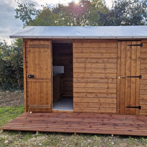 Kampeerplaats - Freecamp Original Premium pakket (10A elektriciteit inbegrepen) - 2/6 pers