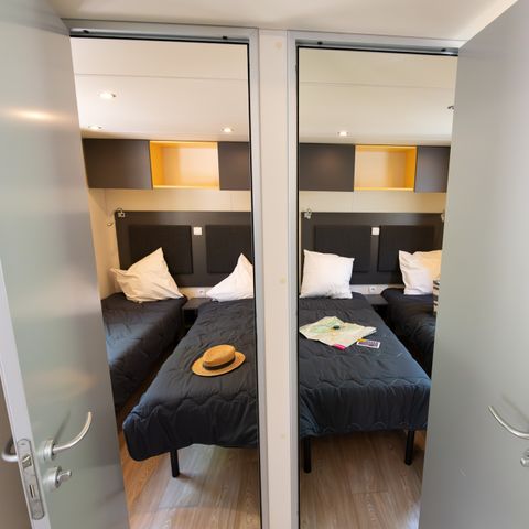 MOBILHOME 6 personnes - Mobil-Home Confort Relax Clim 33m² (3ch-6pers) + Terrasse couverte + Clim - Tarif 1 à 6 pers. 6 pers