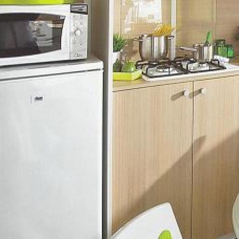 Bungalowzelt 4 Personen - BEURDY 20 - ohne Sanitäranlagen 21 qm