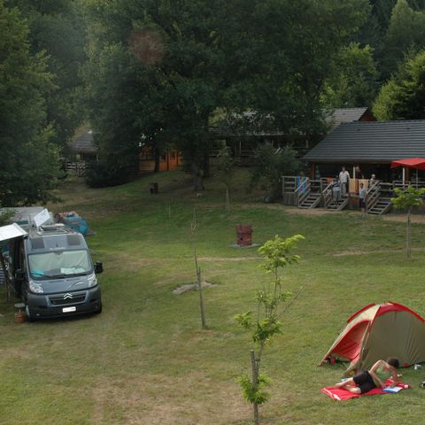 STAANPLAATS - met auto + tent/caravan