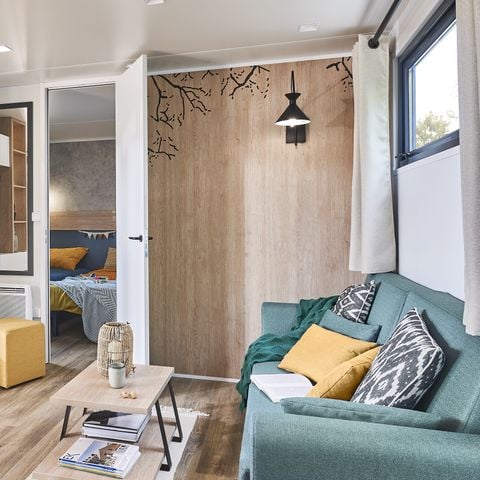 Mobilheim 4 Personen - Crecy la Chapelle : QUEEN 2 SCHLAFZIMMER - 2 SDB - MIT KLIMAANLAGE - DRAPPEN UND TISCHTÜCHER INKLUSIVE 1/4 Pers.