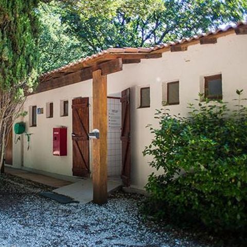 Pitch - 1 tent or 1 caravan or 1 motor home + 1 car + electricity included