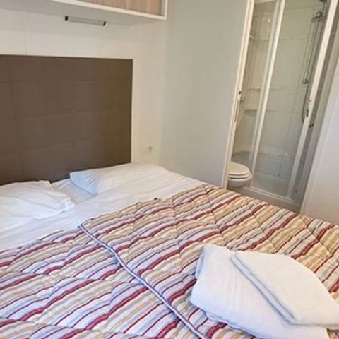 BUNGALOW 6 personnes - Comfort | 3 Ch. | 6 Pers. | Terrasse surélevée | 2 SDB | Clim.