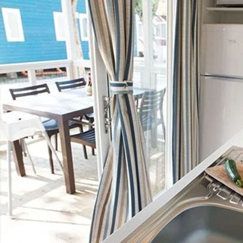 Mobilheim 6 personen - Comfort | 3 Zi. | 6 Pers. | Erhöhte Terrasse | 2 Bäder | Klimaanlage