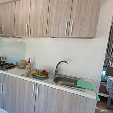 Mobilheim 6 personen - Comfort | 3 Zi. | 6 Pers. | Erhöhte Terrasse | 2 Bäder | Klimaanlage