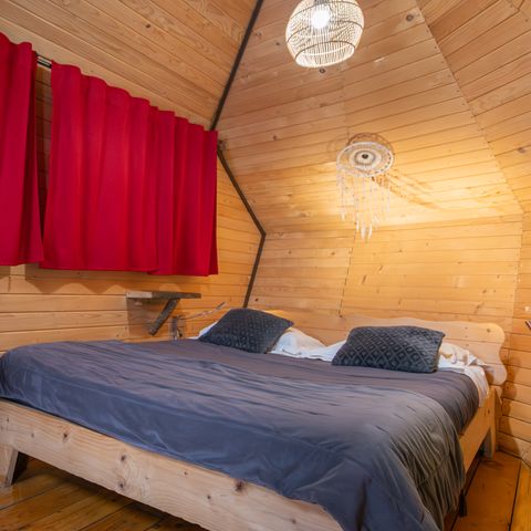 UNUSUAL ACCOMMODATION 4 people - Tree house (with dry toilet, no shower)